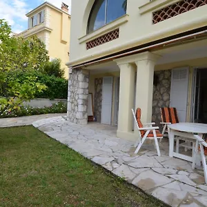  Apartment Parc Louisa - D'epoque Avec Jardin Et Parking 4 Personnes Le Port De Frankreich